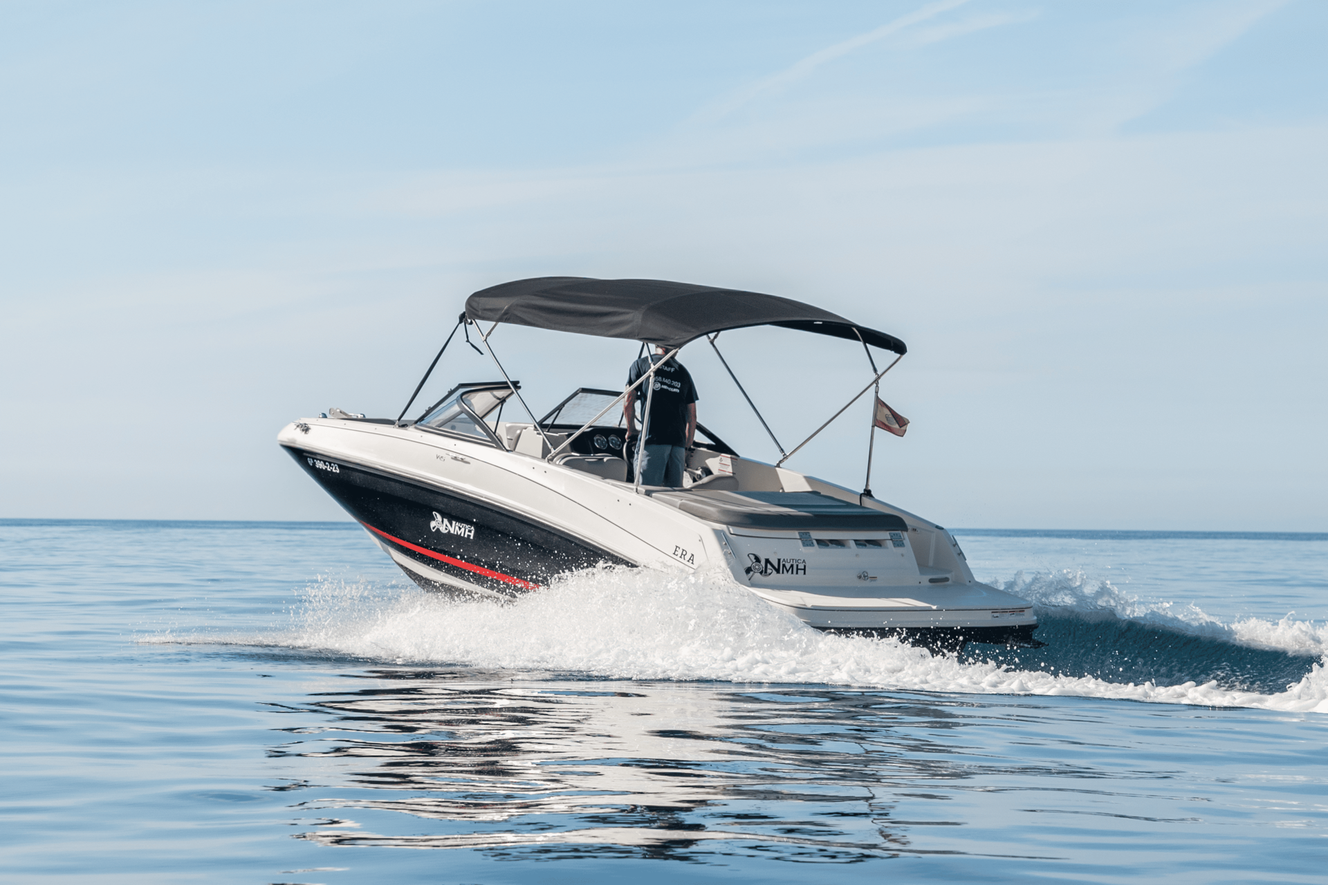 barco-alquiler-malaga-05Barco-alquiler-malaga-bayliner-vr5-hera-shiva