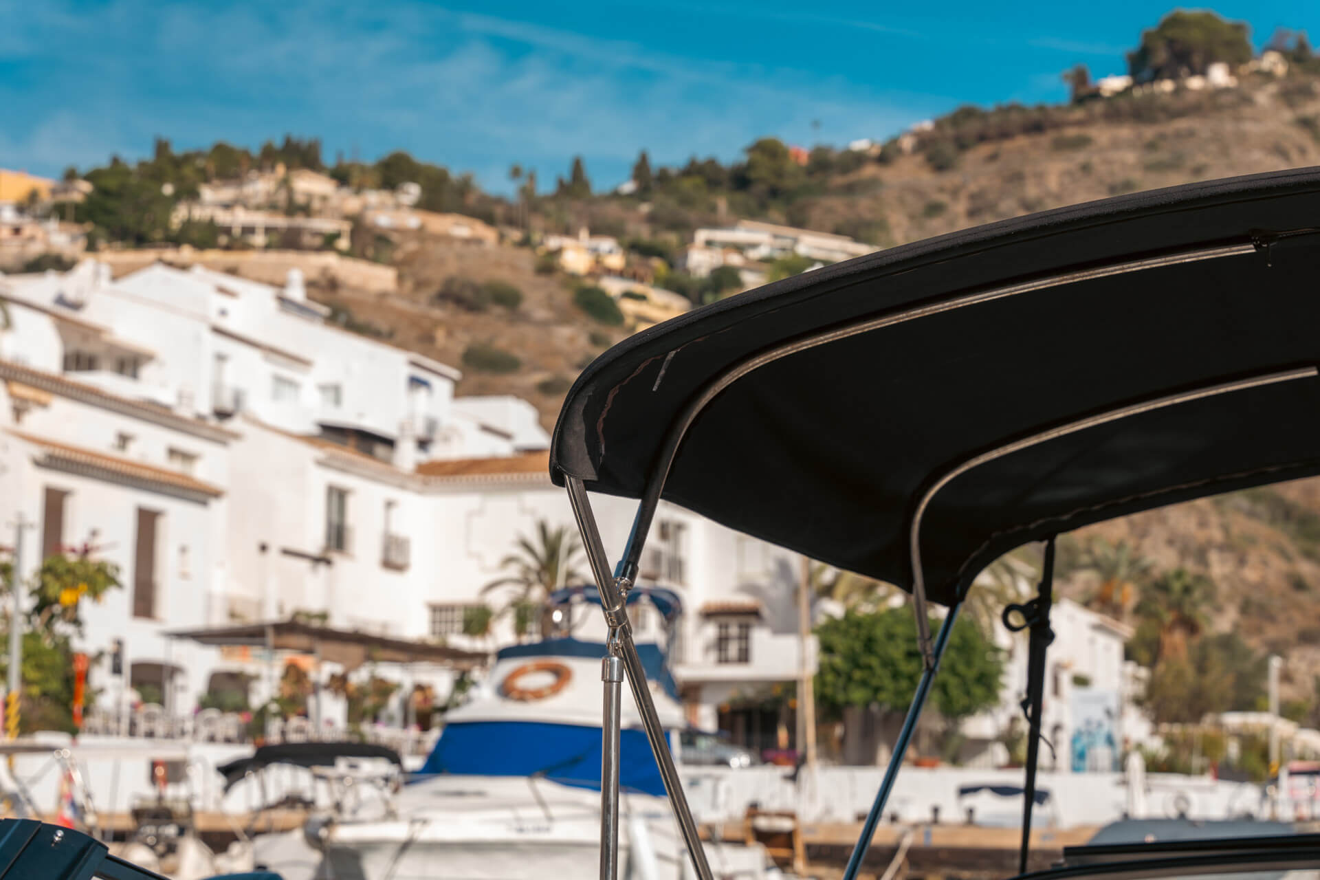 nautica-mh-alquiler-barcos-embarcaciones-malaga-granada-nerja-la-herradura-bayliner-vr5-02